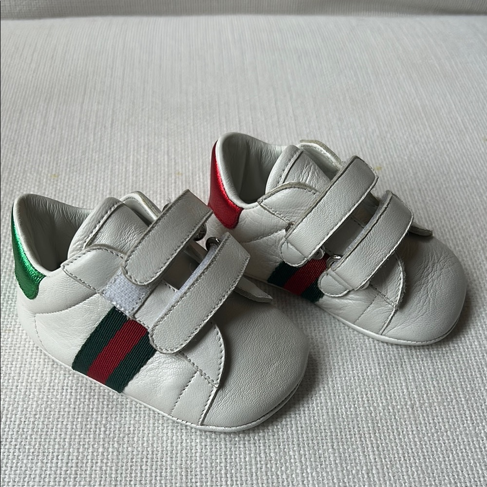 Gucci White and Red Baby Walker Shoes with Velcro Straps